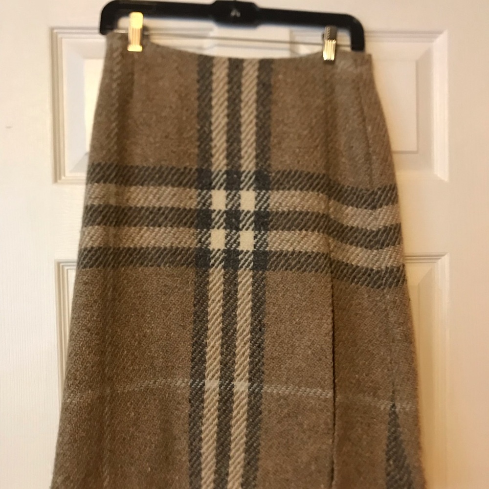 Authentic Burberry wool skirt with side split